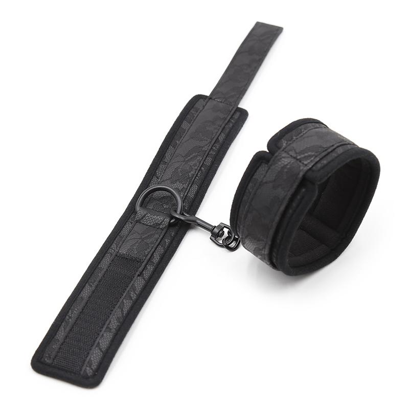 Bond girl - cavigliere - Manette & Cavigliere Osa